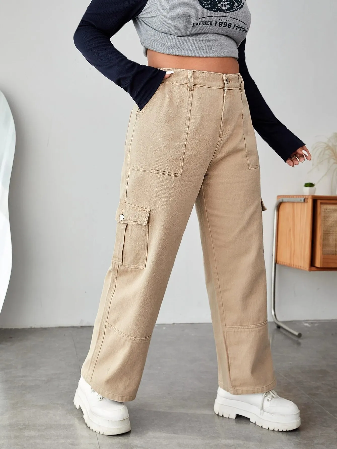 Long Pocket Side Cargo Jeans